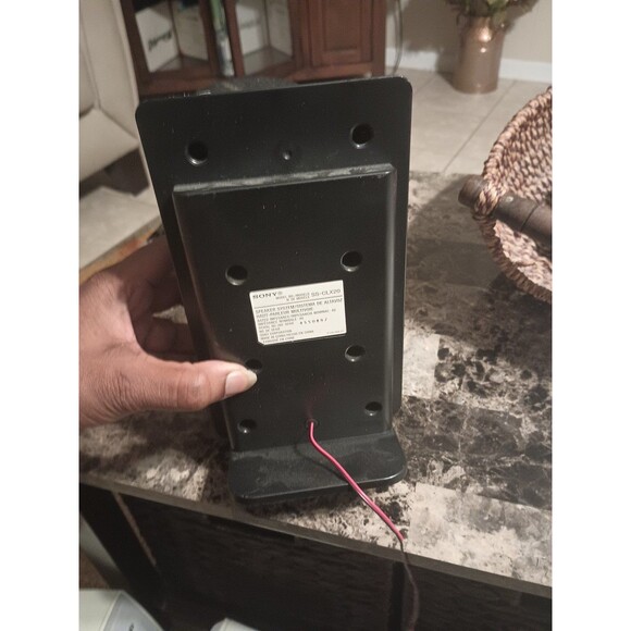 Only One Speaker Sony SS-CLX20 Speakers - Picture 2 of 3
